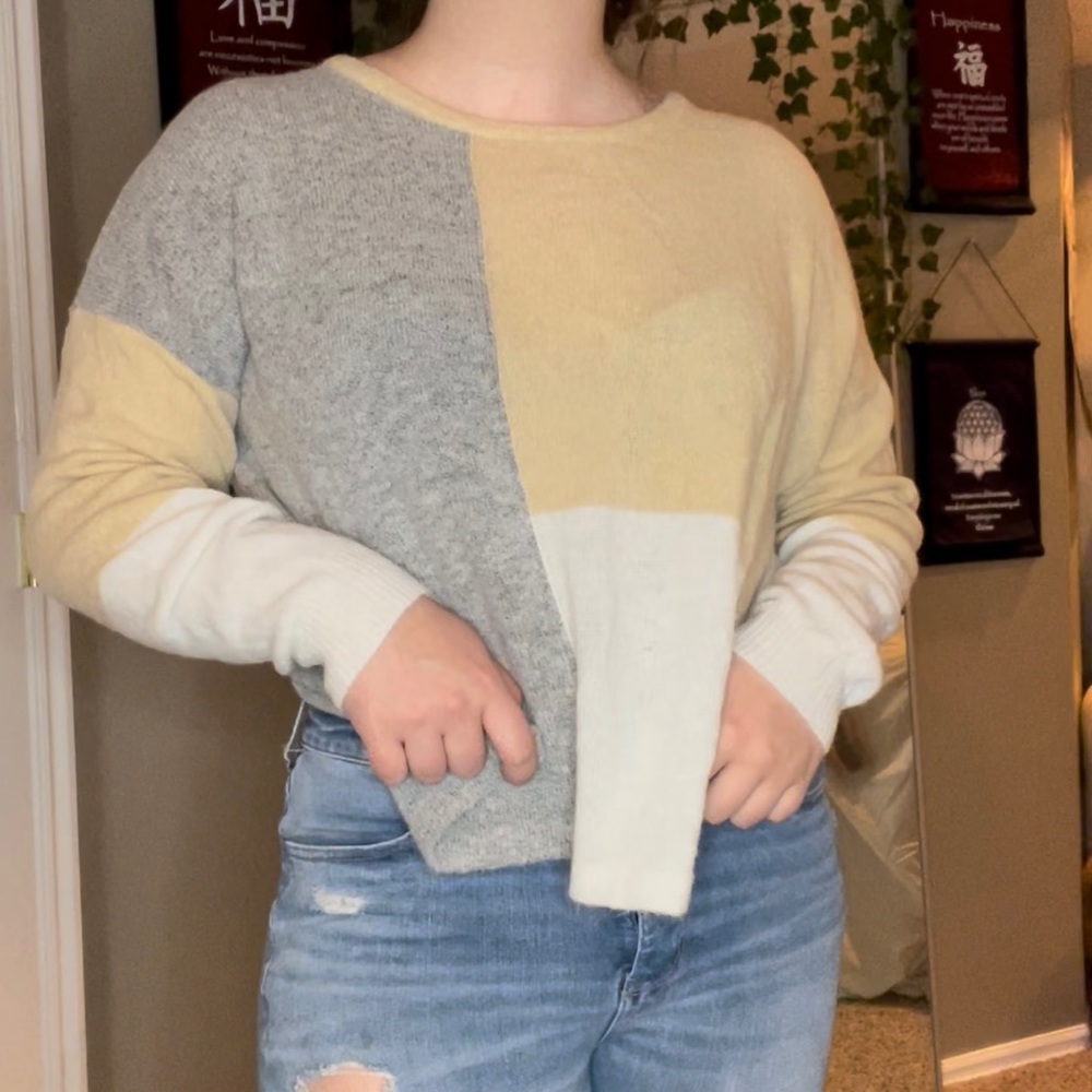 White tan and grey color blocked light sweater